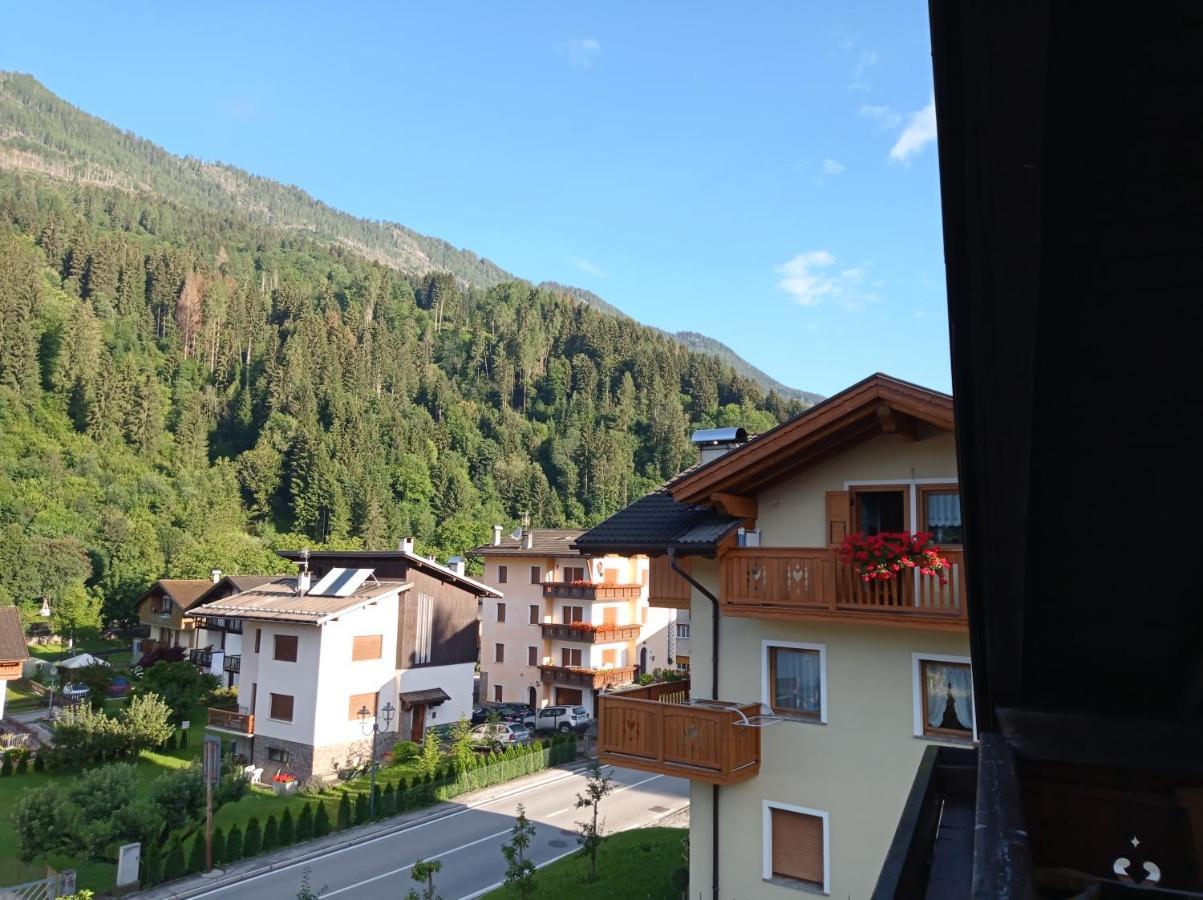 La Mansarda Di Sabina. Apartman Fiera di Primiero Kültér fotó